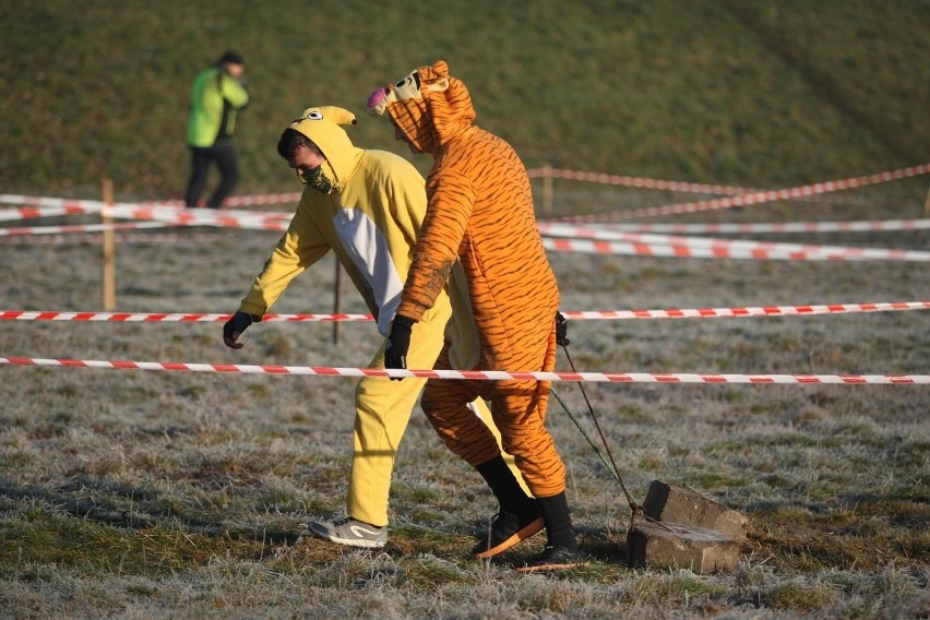 Pierwszy Sylwestrowy Bieg z Przeszkodami za nami (ZDJĘCIA)