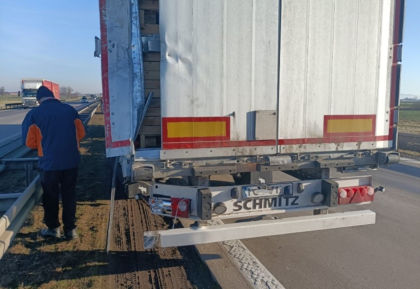 Wypadek dwóch tirów na autostradzie A4 pod Wrocławiem. Duże utrudnienia w ruchu (ZDJĘCIA)