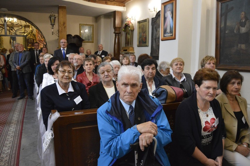 Prawie 150 absolwentów Szkoły Podstawowej w Bogucicach spotkało się po latach