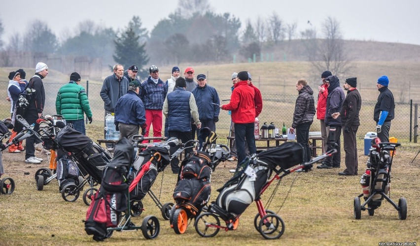Zimowy Turniej Golfa przy Ognisku