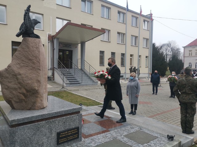 Uroczystym apelem przy pomniku ppłk Antoniego Wiktorowskiego, ps. Kruk, dowódcy 2 Pułku Piechoty Legionów Armii Krajowej rozpoczęły się sandomierskie obchody Narodowego Dnia Żołnierzy Wyklętych.