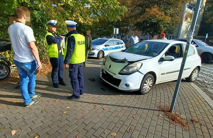 Dwa samochody osobowe zderzyły się na skrzyżowaniu ul....