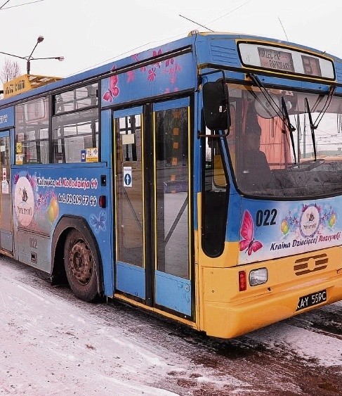 Stary trolejbus ikarus