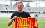 Fortuna 1 Liga. Jest pierwszy transfer Korony Kielce. 24-letni obrońca Przemysław Szarek podpisał dwuletnią umowę [ZDJĘCIA]