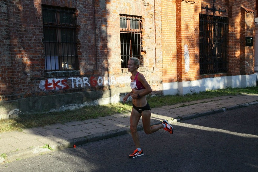 Bieg Fabrykanta 2016. 10 kilometrów szlakiem fabrykanckiej Łodzi [ZDJĘCIA]