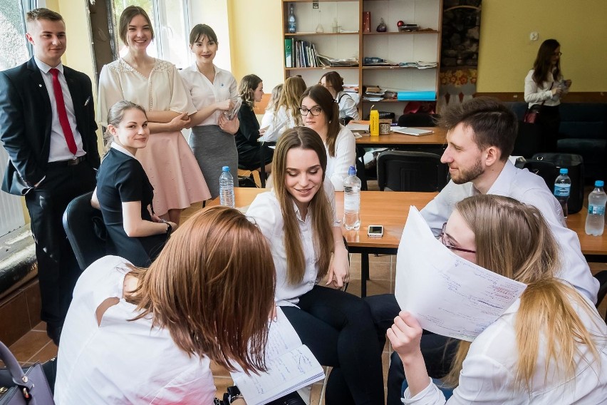 "Maturzyści powinni przygotować się też na rozwiązanie...