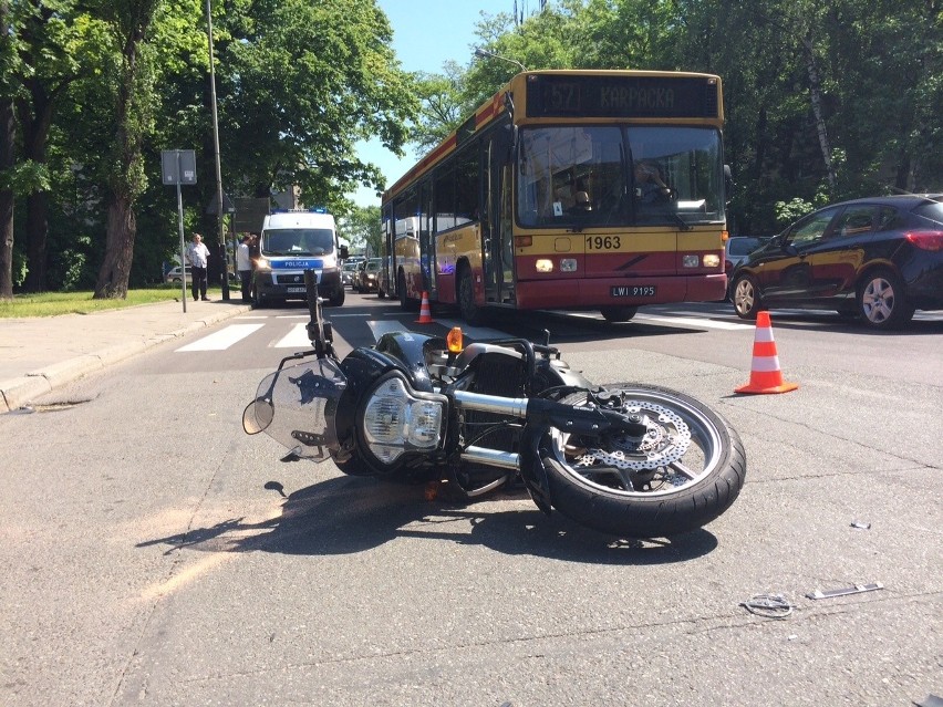 Wypadek motocyklisty na Północnej. Sprawczyni nie ustąpiła pierwszeństwa [ZDJĘCIA+FILM]