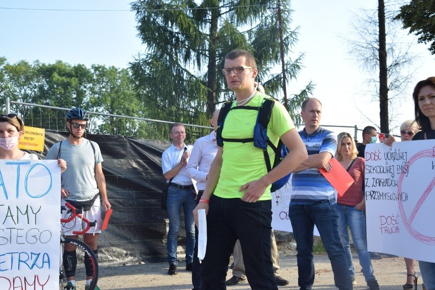 Około stu skawinian protestowało przeciw zatruwaniu...