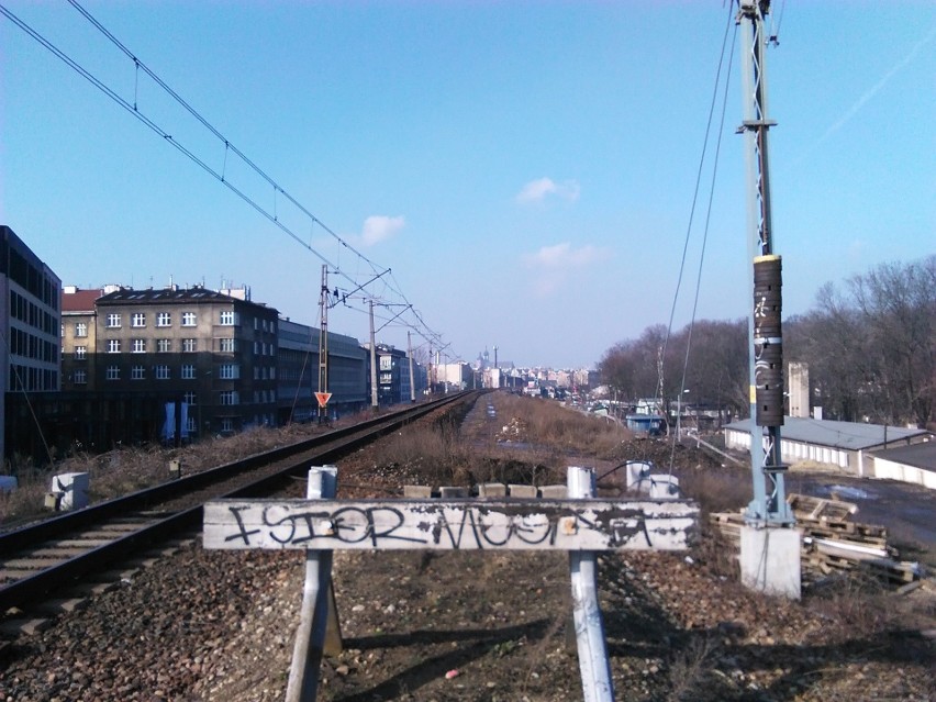 Kraków. Od połowy roku pociągi pojadą nową estakadą przecinającą centrum [ZDJĘCIA, WIZUALIZACJE]