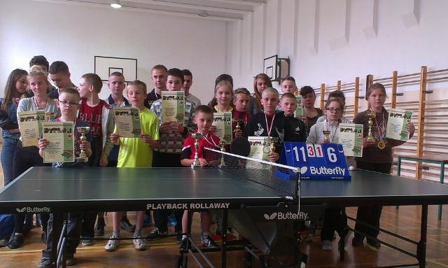 W Zespole Szkół w Dretyniu odbyły się Mistrzostwa Dzieci i Młodzieży z Gminy Miastko w Tenisie Stołowym.