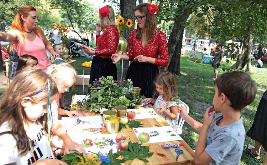 Kraków. Retro Piknik ze swingową potańcówką w Parku Krakowskim [ZDJĘCIA]