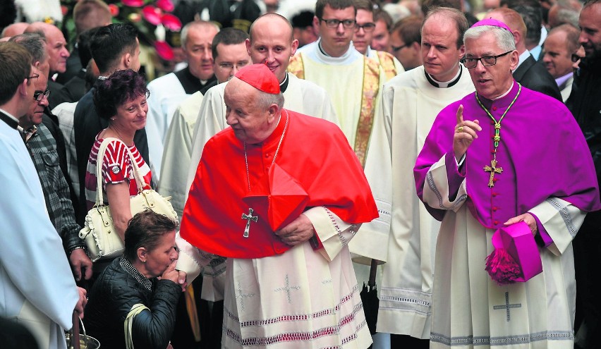 Mszę świętą odprawił kardynał Stanisław Dziwisz (na zdjęciu...