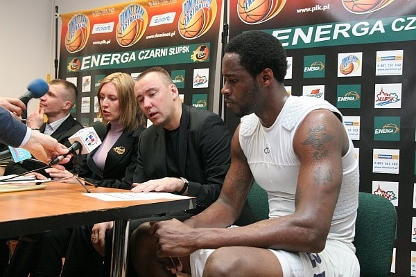 W kolejnym spotkaniu koszykarskiej ekstraligi, Energa Czarni...