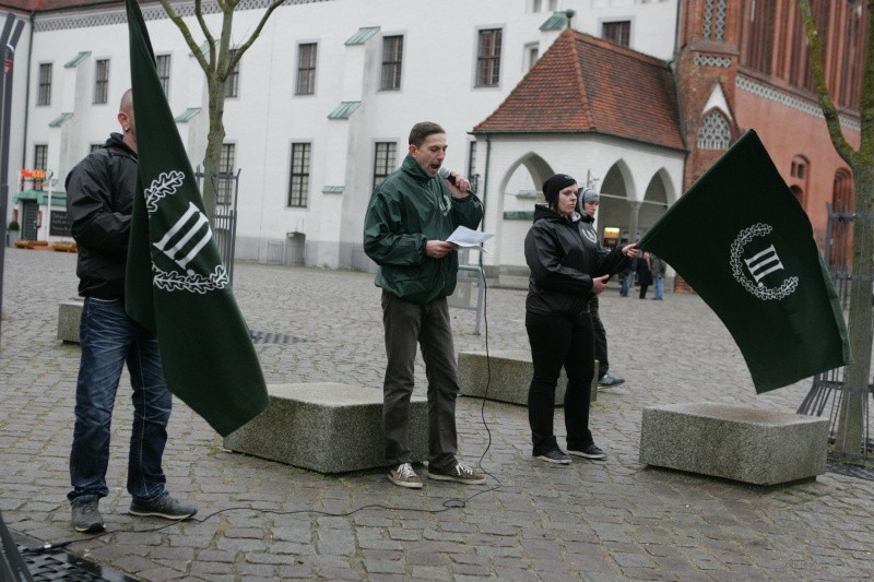 W sobotę, 20 lutego Frankfurt przypominał oblężoną twierdzę....