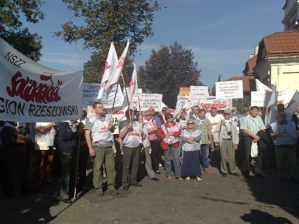 Protest związkowców w Lezajsku...
