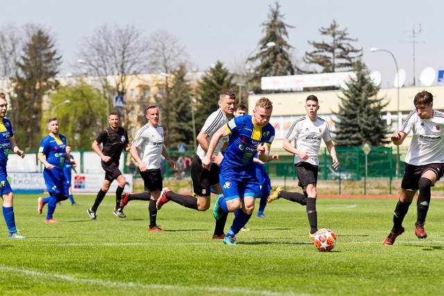 Piłkarze z Sanoka nie mieli problemów z pokonaniem Piasta Tuczempy. Mecz zakończył się wynikiem 3:0