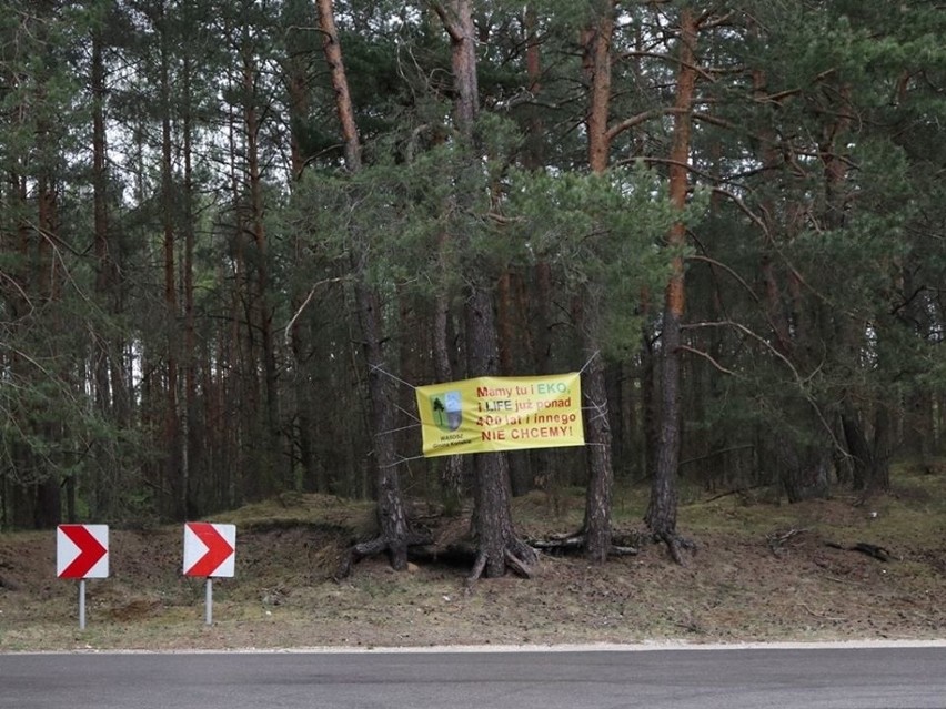 Ludzie nie chcą składowiska odpadów w środku malowniczej wsi. Mieszkańcy Wąsosza w gminie Końskie protestują! [ZDJĘCIA]