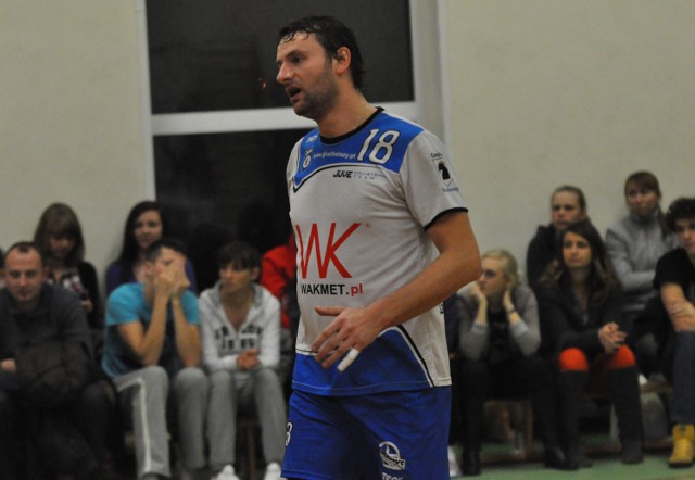 Arkadiusz Olejniczak znów jest grającym trenerem zespołu z Głuchołaz.