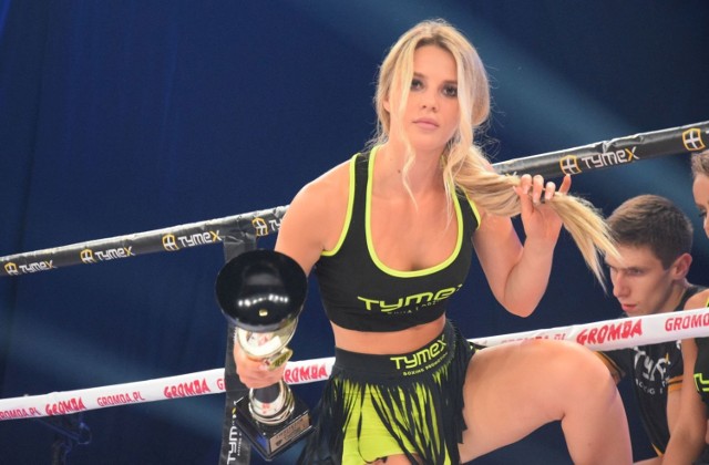 Podczas piątkowej gali Tymex Boxing Night w Pionkach urodą zachwycały tak zwane "Ring Girls". Zobaczcie nasze gorące zdjęcia!ZDJĘCIA Z WALK - KLIKNIJ TUTAJKIBICE ORAZ VIPY NA GALI - ZOBACZ ZDJĘCIA!