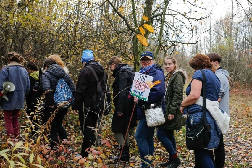 Protest, spacer i happening. Mieszkańcy nie zgadzają się na wizję miasta dla KL Plaszow [ZDJĘCIA]