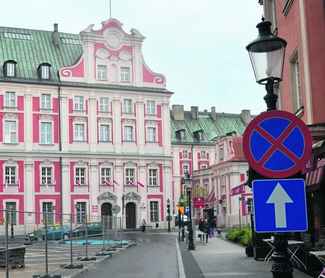 Wycieczki, podczas których można zwiedzić wnętrza Urzędu Miasta Poznania z przewodnikiem odbywać się będą co dwa miesiące