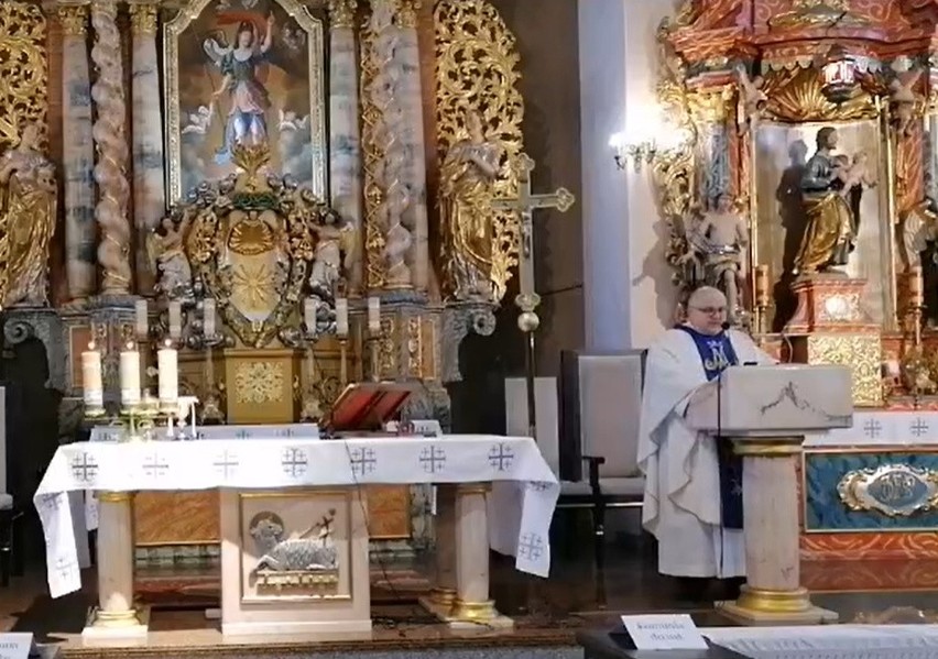 Kadr z transmisji modlitwy w kościele pw. ś. Michała...