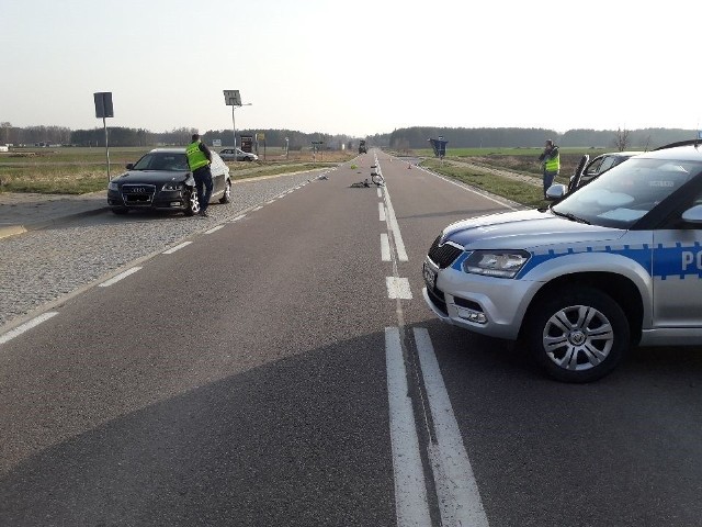 Dyżurny Komendy Powiatowej Policji w Mońkach, w czwartek tuż przed godziną 14.40, otrzymał zgłoszenie o wypadku drogowym, do którego doszło na DW 671 w rejonie miejscowości Góra, w gminie Krypno.