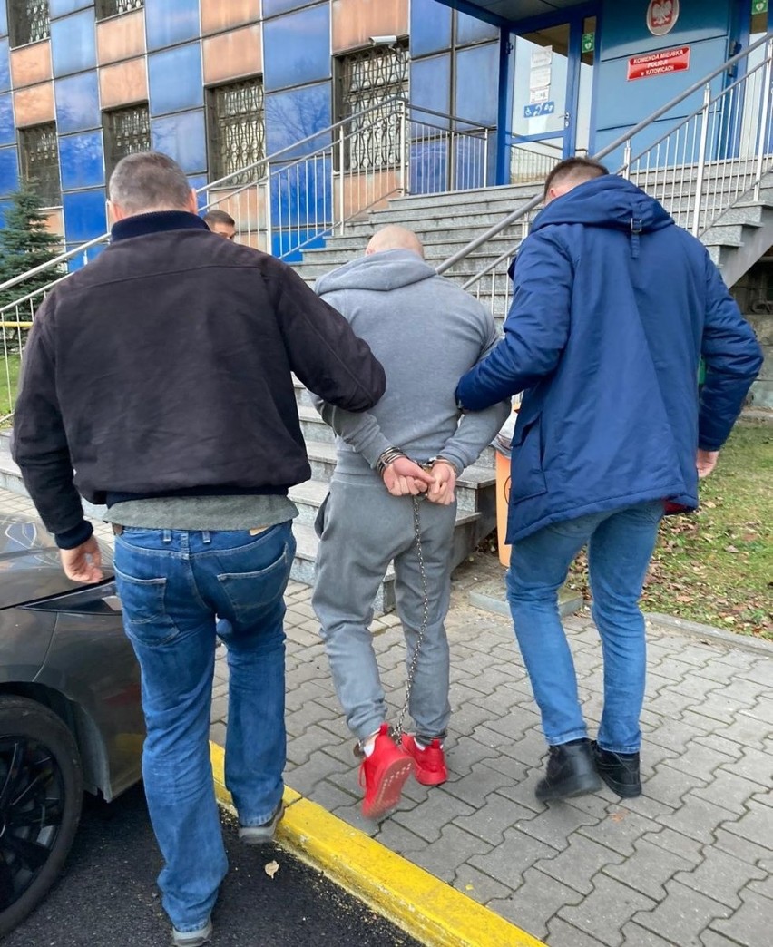 Policja zatrzymała w centrum Katowic mężczyznę poszukiwanego...