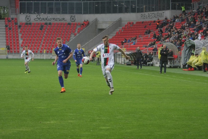 GKS Tychy rozbił Wigry Suwałki na własnym boisku i zapewnił...