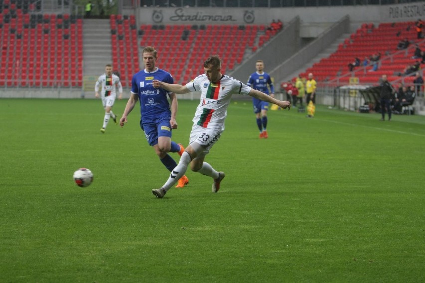 GKS Tychy rozbił Wigry Suwałki na własnym boisku i zapewnił...