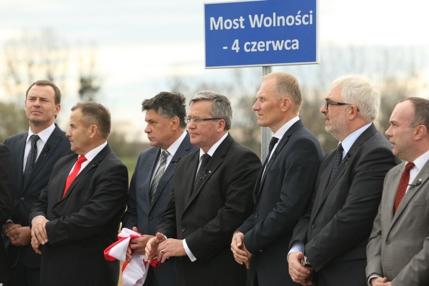 Prezydent Komorowski w Brzegu Dolnym. Otworzył most i wspominał premiera Mazowieckiego [ZDJĘCIA]