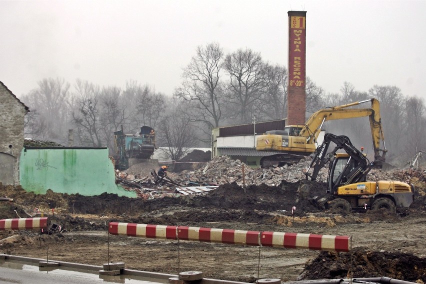 W 2010 roku rozebrano dom Krzywdów. Teraz jest tu parking...