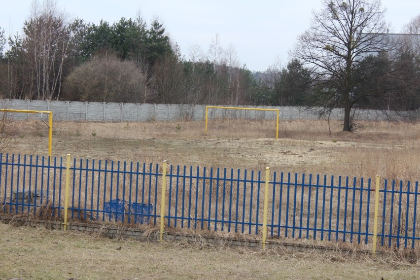 Chrzanów. Będą pieniądze na budowę letnich basenów na Kątach. Gmina sprzeda działkę pod budowę bloków