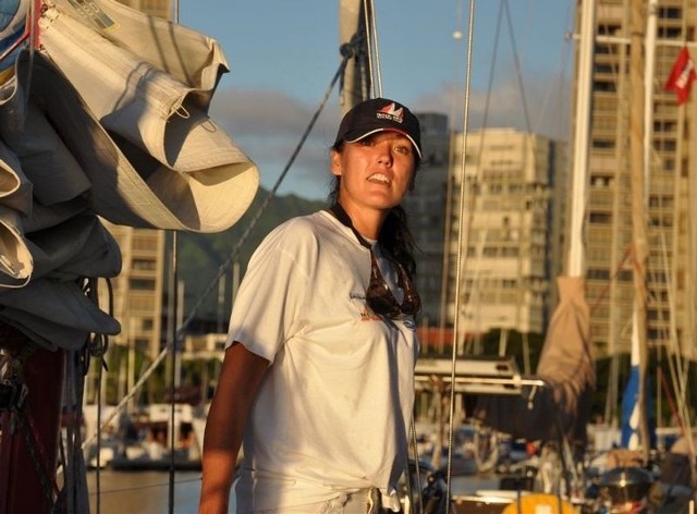 Żeglarka Natasza Caban zakończyła rejs dookoła świata w porcie w Honolulu. 