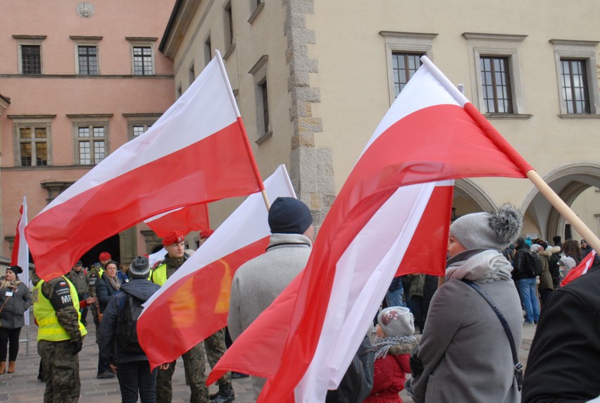 12 listopada wolny od pracy. Sejm przegłosował poprawki...