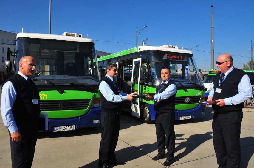 Kraków. Nowe autobusy do obsługi Tele-busa [ZDJĘCIA]