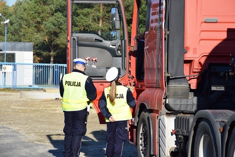 Kontrola ruchu drogowego przy użyciu drona.