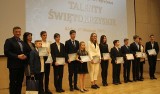 Młodzież z Kielc nagrodzona przez marszałka