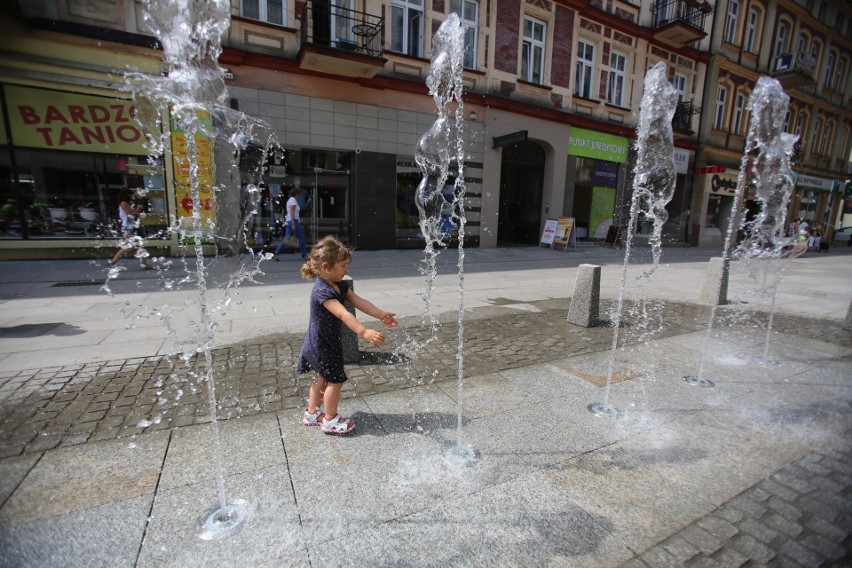 Sosnowiec, ulica Modrzejowska. Nowa fontanna