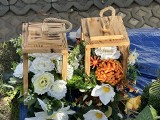 Wiązanki i znicze na groby na targu w Wierzbicy. 29 października był duży wybór. Zobacz zdjęcia