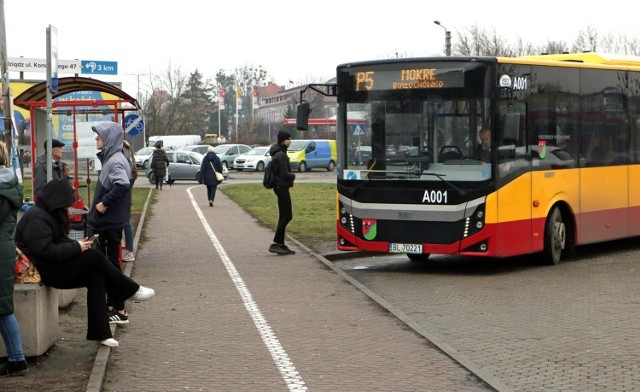 Autobusy komunikacji powiatu grudziądzkiego swoje kursy rozpoczynają przy markecie "Intermarche" w Grudziądzu