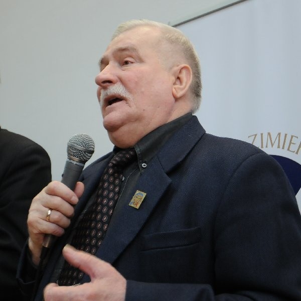 Prezydent Lech Wałęsa podczas spotkania ze studentami