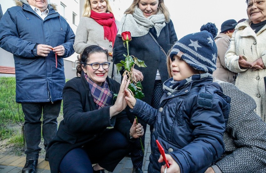 55 nowych mieszkań na Piotrkowskiej. Klucze lokatorom TBS wręczała prezydent Aleksandra Dulkiewicz