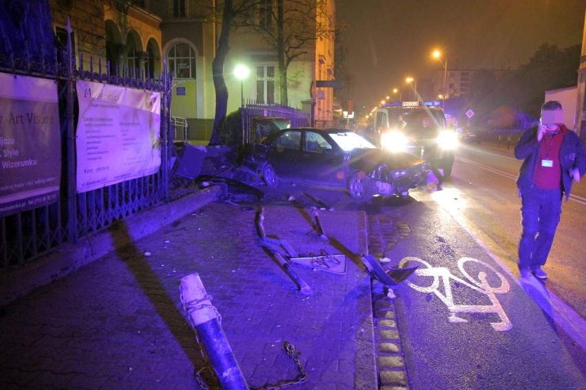 Wrocław: Pościg ulicami miasta, potrącenie policjanta i strzały. Sceny jak z filmu akcji (ZDJĘCIA)