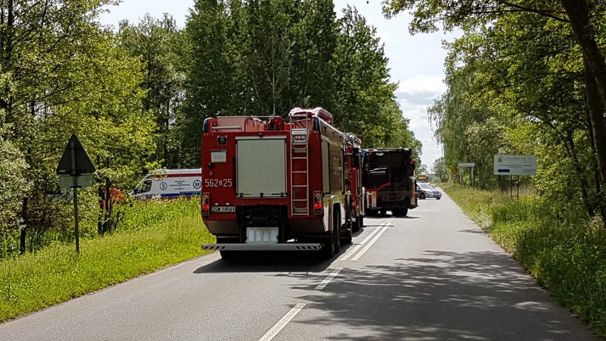 Śmiertelny wypadek w Świnoujściu. Motocyklista uderzył w śmieciarkę 