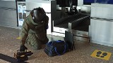„Bombowy żart” na lotnisku w Balicach. Pasażer zapewnił sobie mandat i zakaz lotu, kapitan nie wziął go na pokład