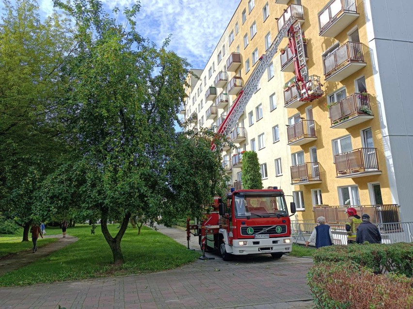 Pożar w bloku przy ulicy Wańkowicza
