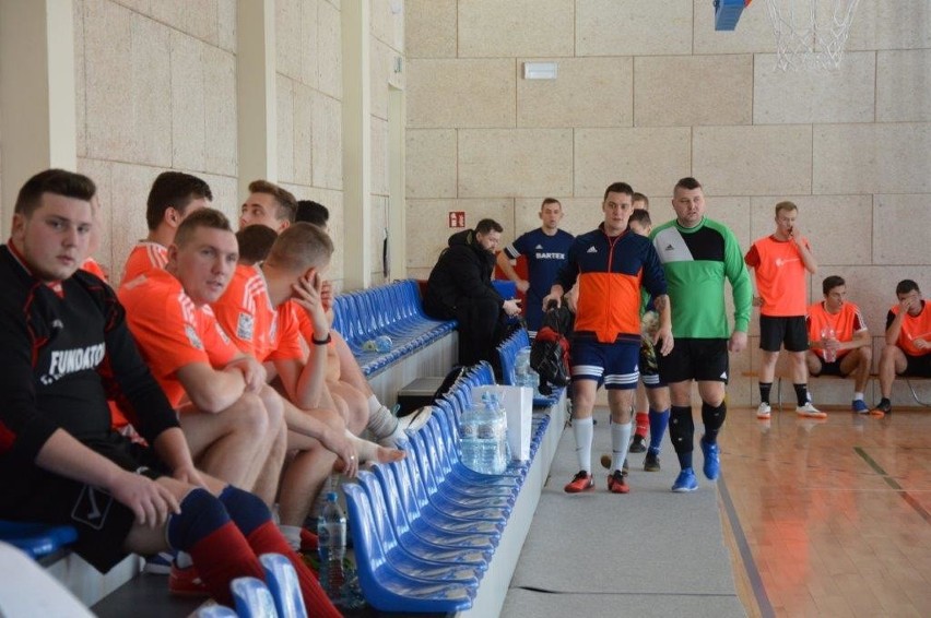 [ZDJĘCIA] Piłka nożna. Za nami pierwsza edycja turnieju Begi Futsal Cup w Białobrzegach. Po karnych zwyciężyła drużyna Bartex Team