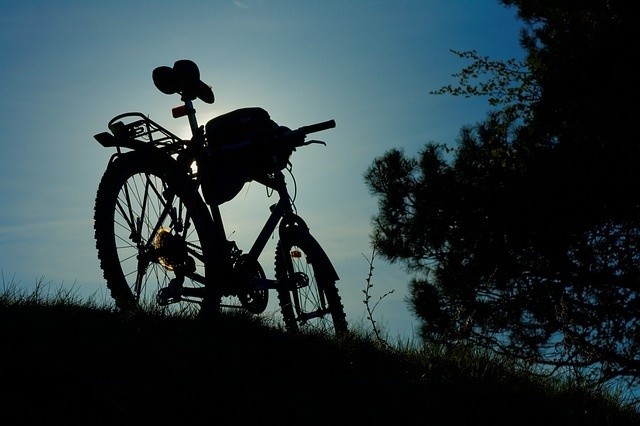 Rowerzystów zaniepokoiło, że samorząd słupski i ościenne gminy pracują nad nową drogą do Ustki, przy której ma być ścieżka rowerowa. (zdjęcie ilustracyjne)