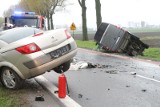 Wypadek koło Rawy Mazowieckiej. Cztery osoby ranne w zderzeniu busa i samochodu osobowego